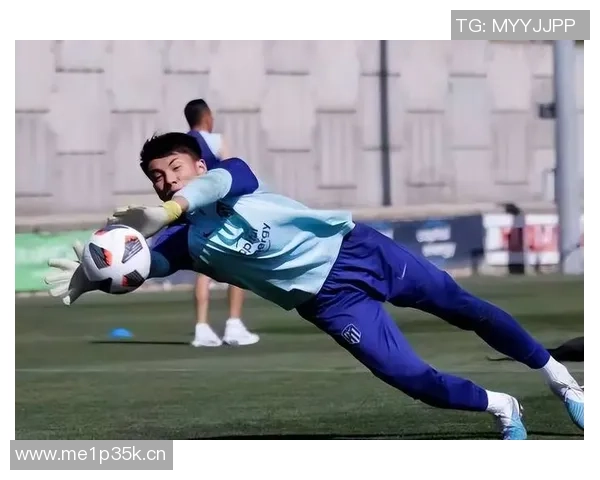 中国足球留洋球员最新动态：海外赛场表现逐渐提升引关注